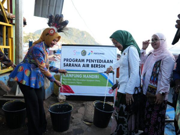 Kolaborasi SERUNI KMP, Kementerian ESDM, dan Pertamina Patra Niaga Hadirkan Air Bersih Sampai ke Perbatasan Papua