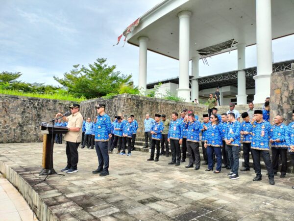 Gelar Apel Pagi, Bupati Hanubun Tegaskan 3 Strategi ASN Unggul