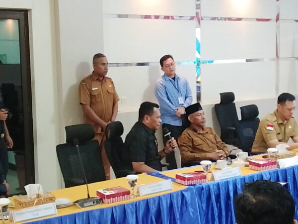 Soroti Kebijakan Pemerintah Pusat, Ketua DPRD Malra : Jangan Program Baru Tiba-Tiba Masuk