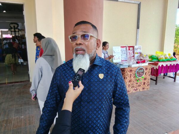 Laksanakan Kegiatan Humas, YBR Berbagi Informasi Capaian Kinerja DPRD Malra Kepada Masyarakat