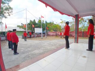 DPC PDI-Perjuangan Malra Gelar Upacara Pengibaran Bendera, Rayakan HUT RI Ke-81