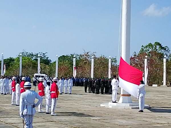 Khidmatnya Pelaksanaan Upacara bendera Merah Putih di Malra, Peringati HUT RI Ke-81
