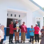 Serahkan 4 Unit Rumah, Bupati Hanubun : Wujud Nyata Perhatian Pemerintah untuk Masyarakat