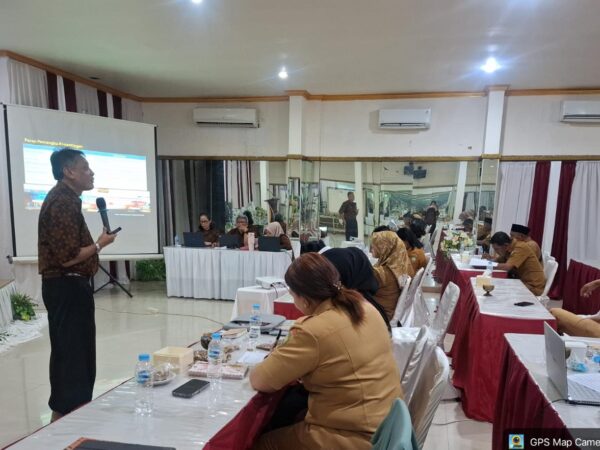 FKM Universitas Airlangga Laksanakan Pengabdian Masyarakat Dengan Sosialisasi "Puskesmas Aman Bencana" di Malra