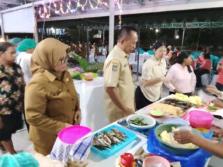 Pedagang Pasar Malam Teras Dekranasda "Toma Kuliner Evav" Tanpa Pungutan Sewa