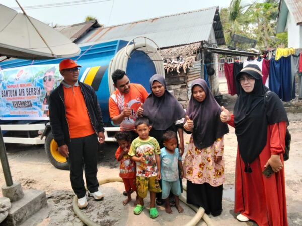 Kolaborasi DPD PKS Malra Bersama Anggota DPRD Muhammad Tamher Salurkan 20.000 Liter Air Bersih untuk Warga