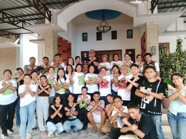 Bupati Malra Sambut Hangat Kunjungan Rombongan SMA Xaverius Ambon